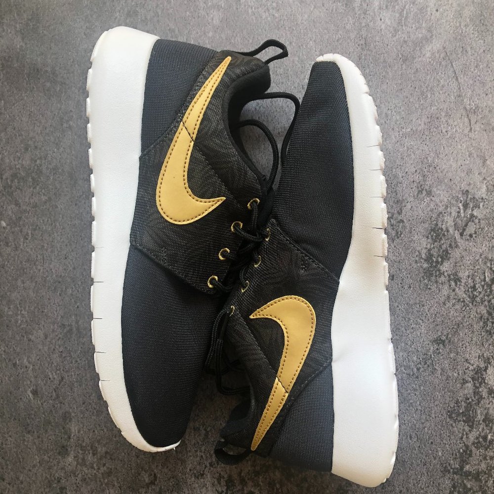 Nike Roshe Black and Gold sz 6.5 youth/sz 8.5 W